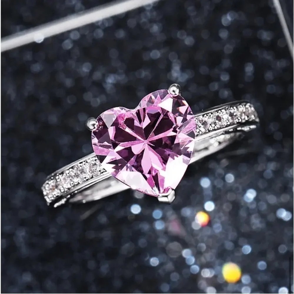 New! Luxury Pink Zircon Diamond Heart Ring